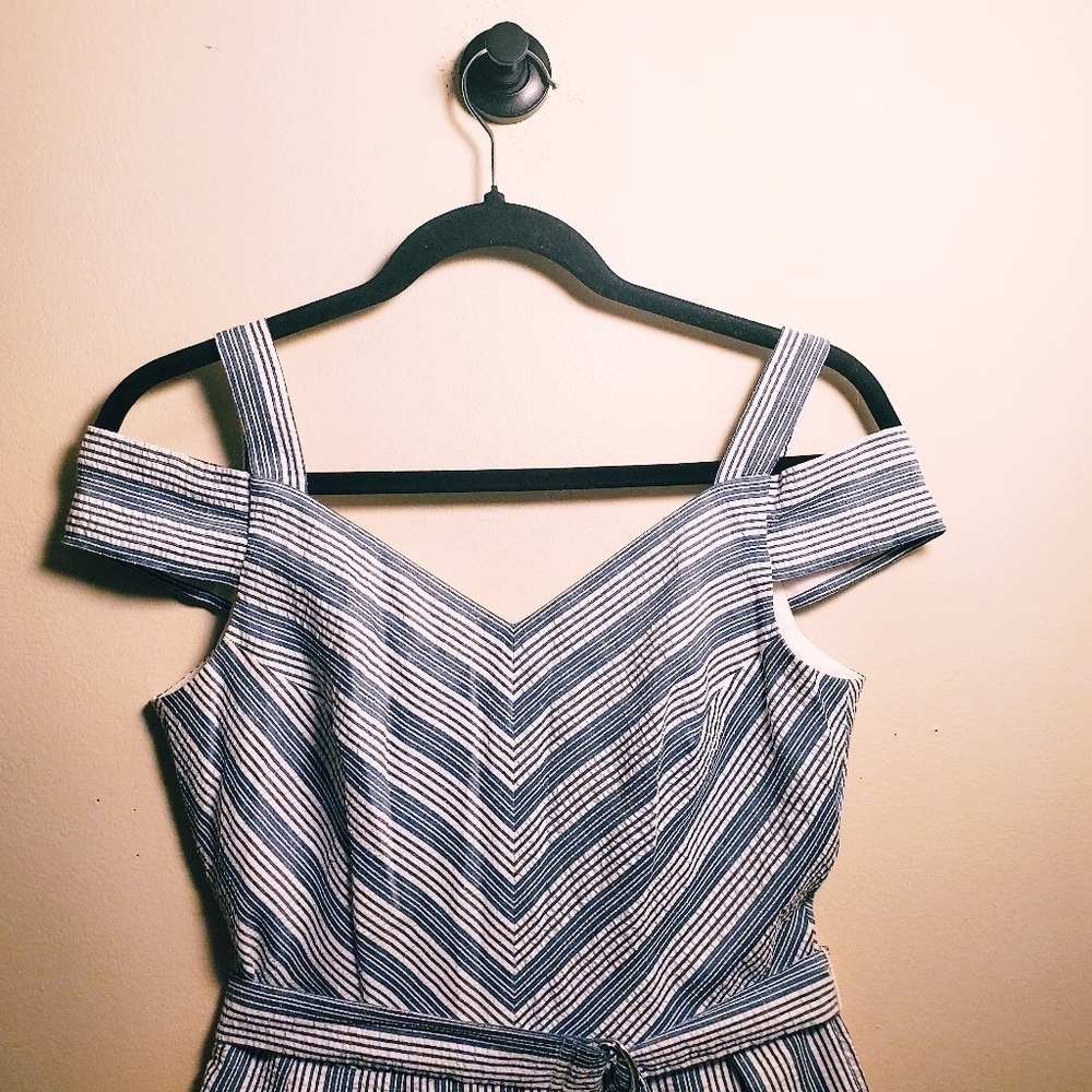 WHITE HOUSE BLACK MARKET Striped Searsucker Midi Sundress Cutout Shoulders EUC - Picture 3 of 9